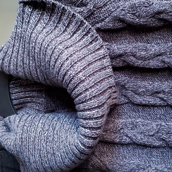 Gray small sweater - Picture 6 of 7